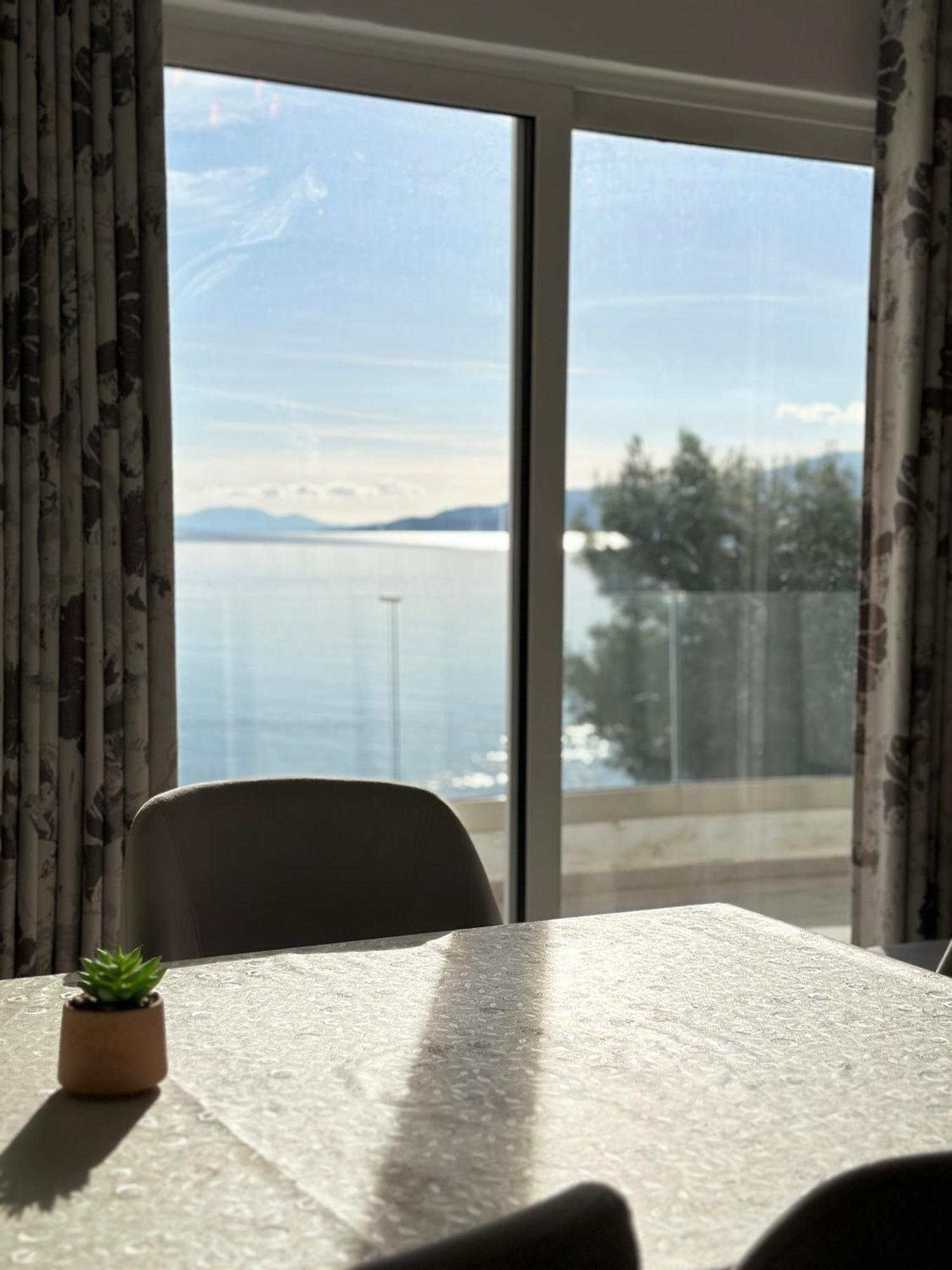 The Hill Sea View Apartment Sarandë 外观 照片